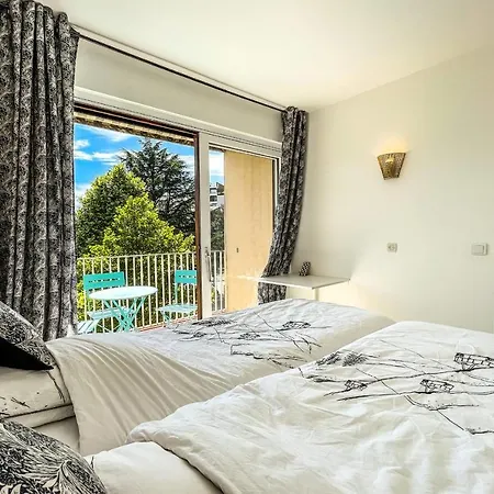 1 Bedroom With Balcony דירה *